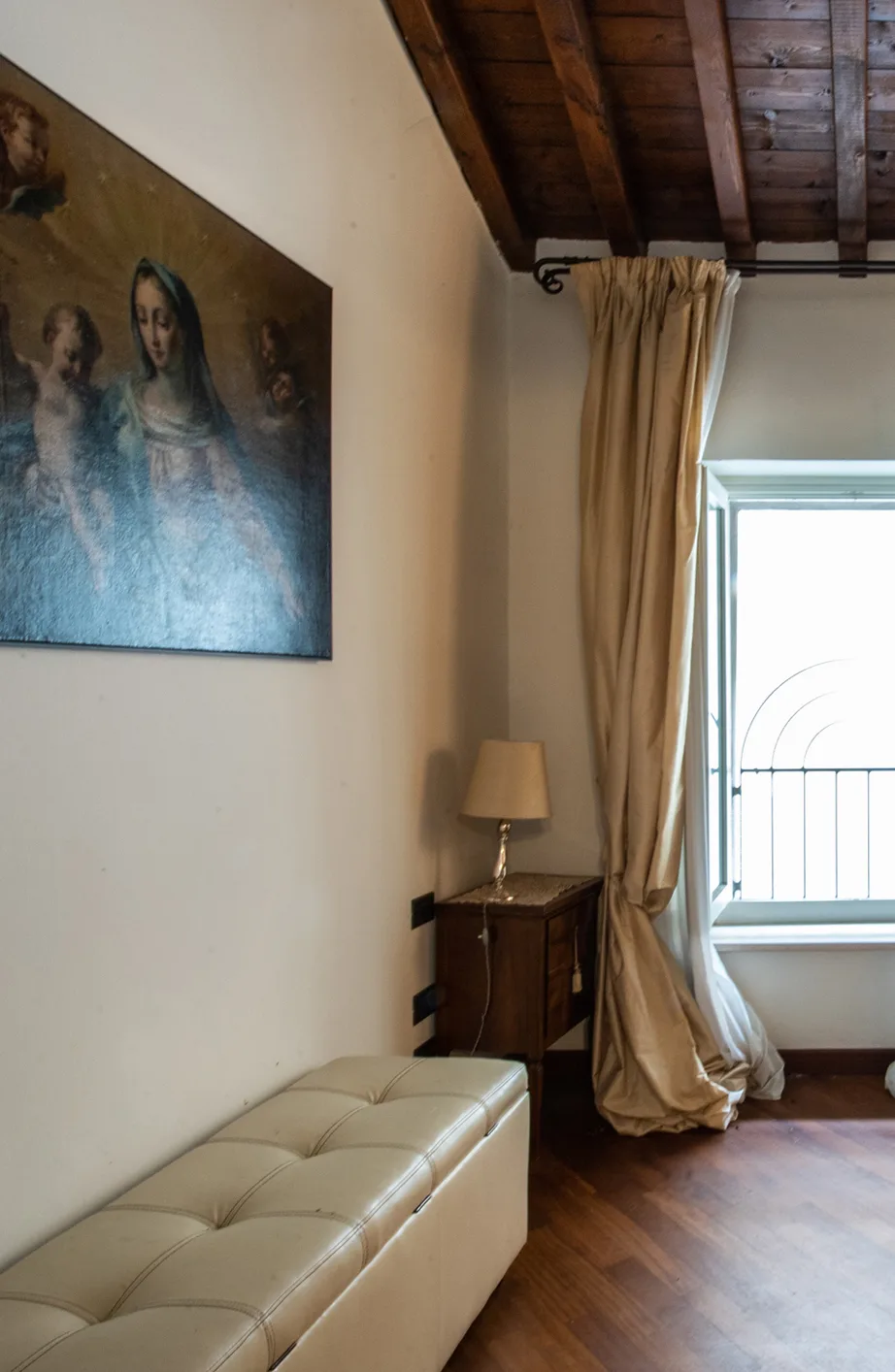 casa cielo terra Piazza del Delfino - immagine scheda
