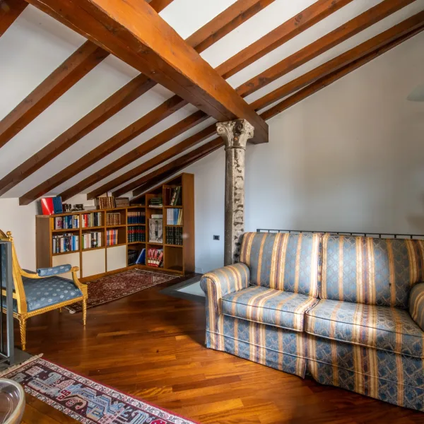 casa cielo terra Piazza del Delfino - 19