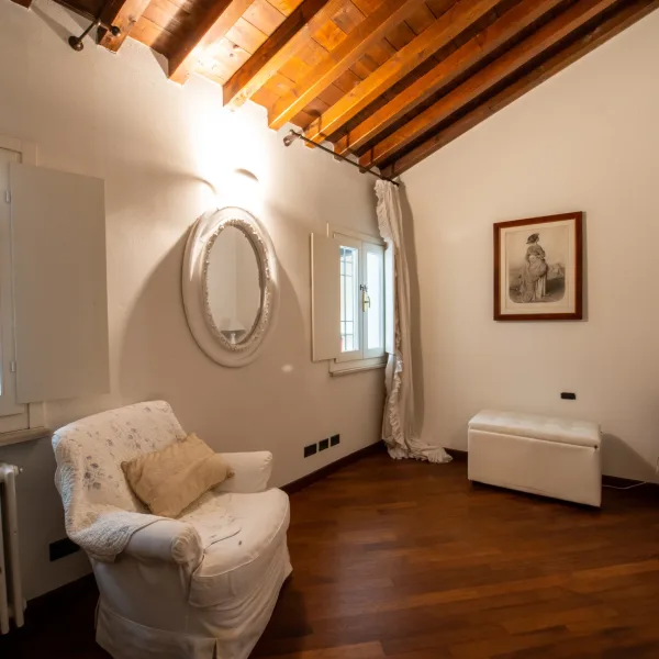 casa cielo terra Piazza del Delfino - 12